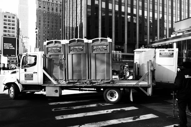Best Luxury portable toilet rental  in Pleasant Hill, MO